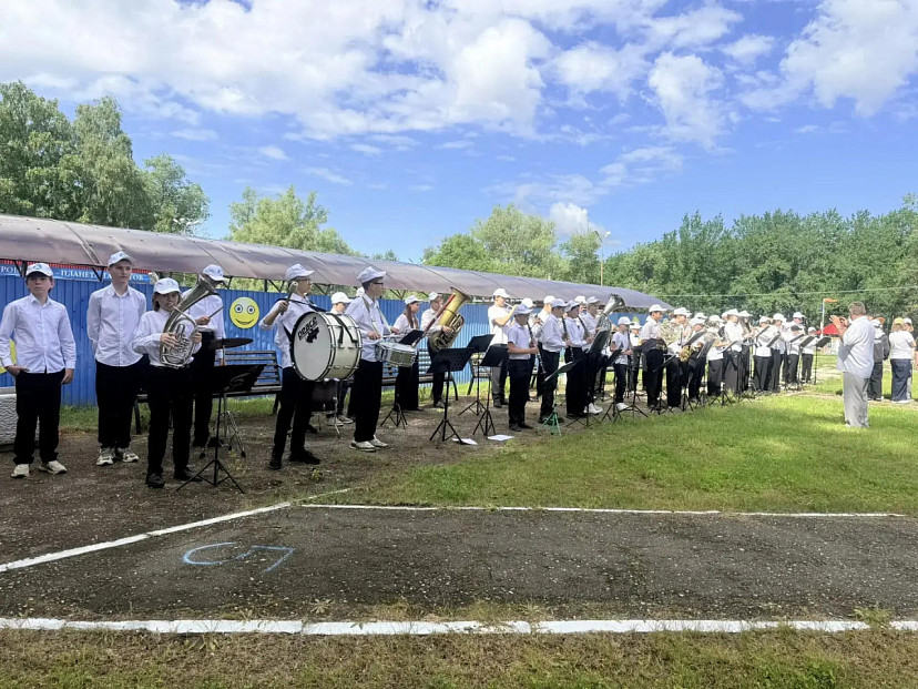 Юные саратовцы готовят перформанс с духовым оркестром